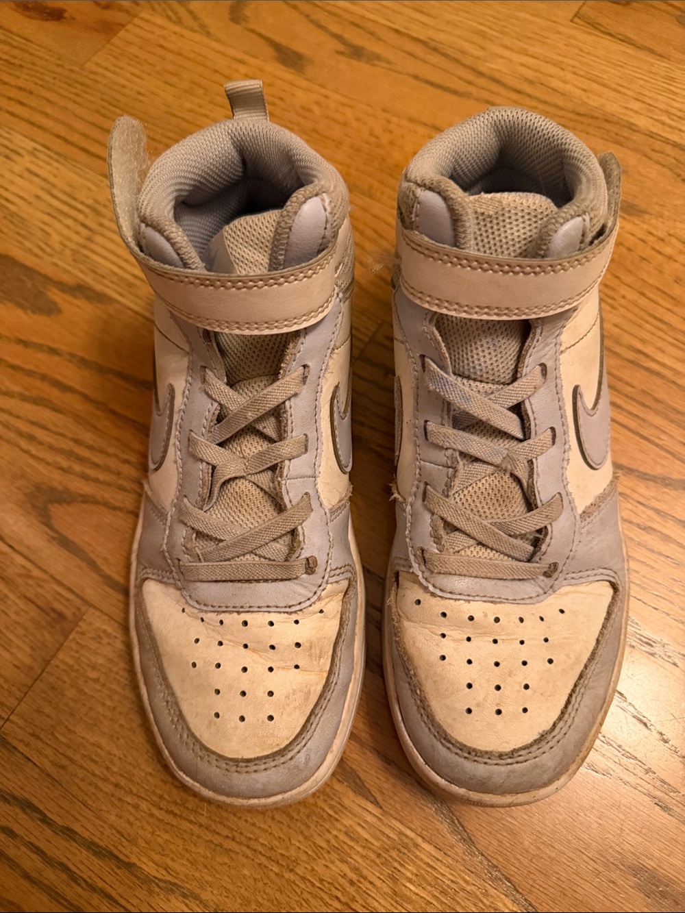 Nike Kids High-Top Sneakers in Beige and Light Gray